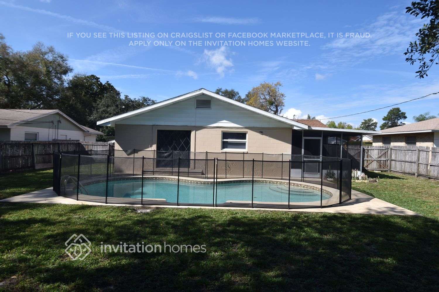 Building Photo - 830 N Sunset Dr
