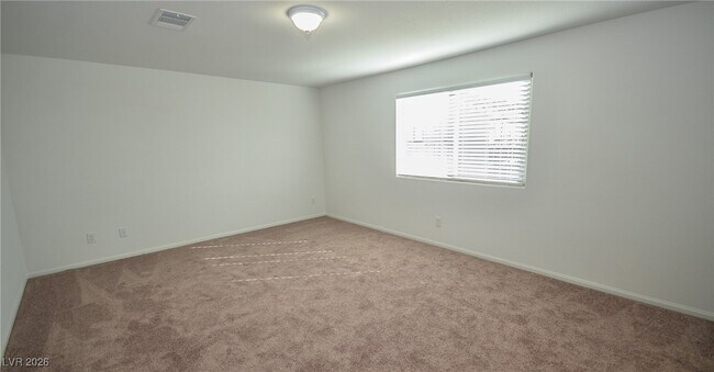 Building Photo - 5401 Lynn Crk Ave