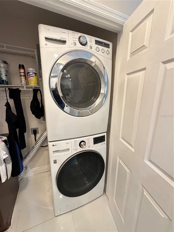 Building Photo - 8929 Silk Bay Pl