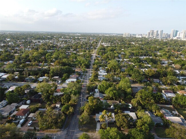 Building Photo - 843 SW 20th St