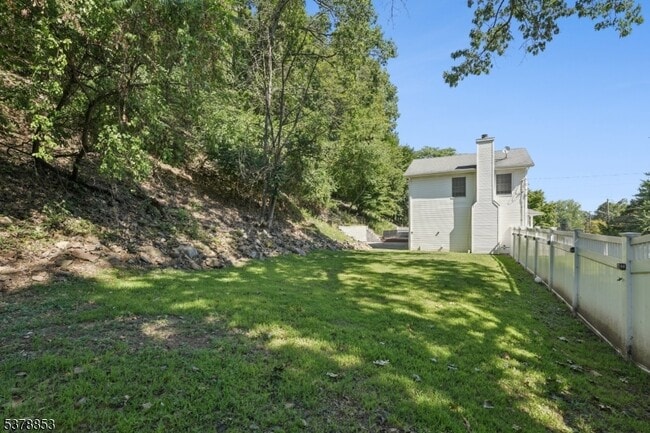Building Photo - 470 Rifle Camp Rd