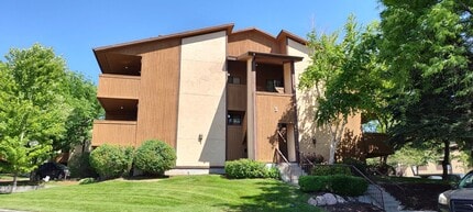 Building Photo - 635 W Jefferson Pl