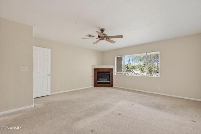 Building Photo - 8001 E Vista Bonita Dr