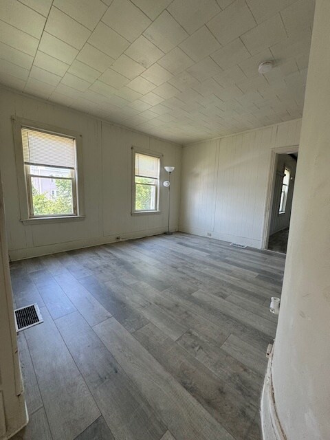 Building Photo - 10 S Kimball St