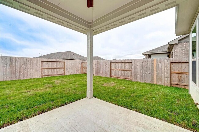 Building Photo - 18822 Fulvetta Haven Way