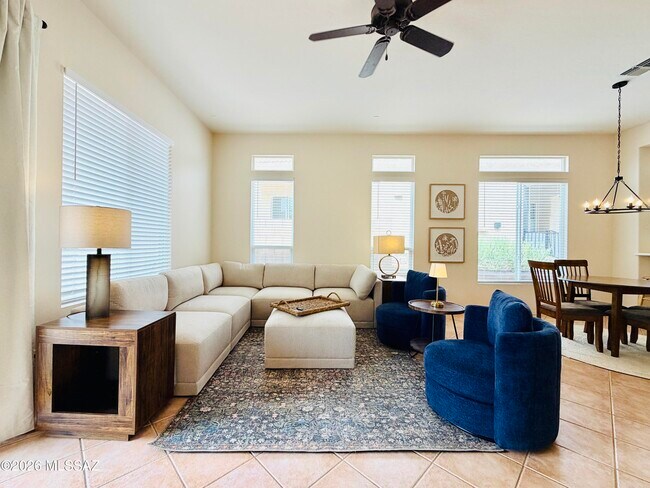 Building Photo - 13009 N Desert Flora Ln