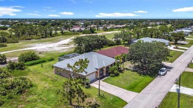 Building Photo - 168 Fairway Rd