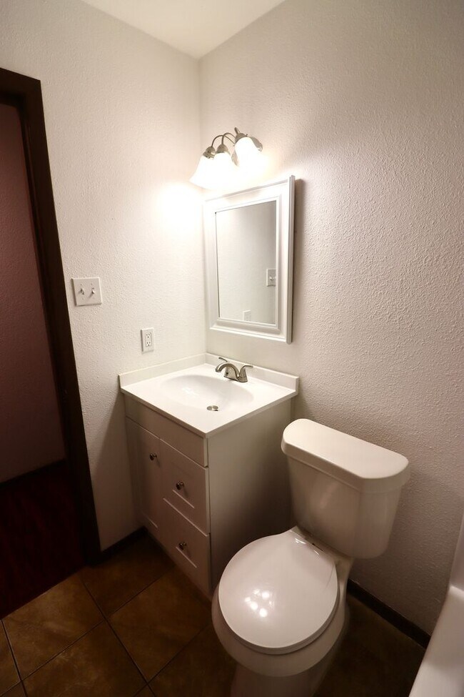 Building Photo - FOR LEASE! Newly Remodeled - 3 Bedroom - 1...
