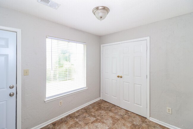 Building Photo - 7095 Presmond Rd