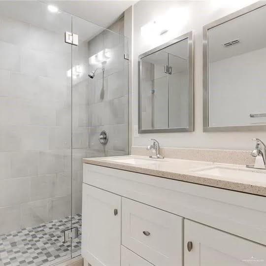 Building Photo - 9 San Esteban St