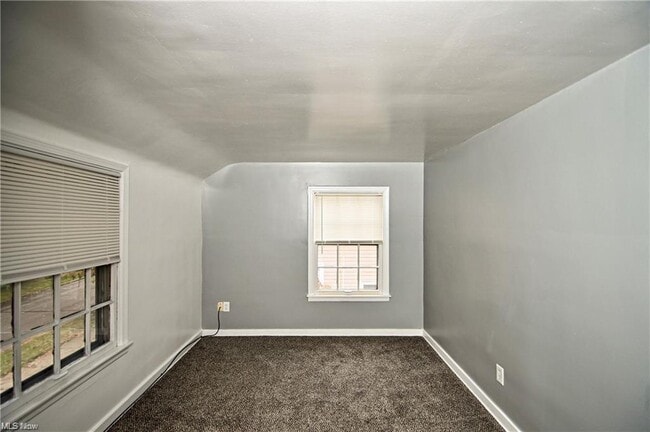 Building Photo - 1699 Sunset Ave