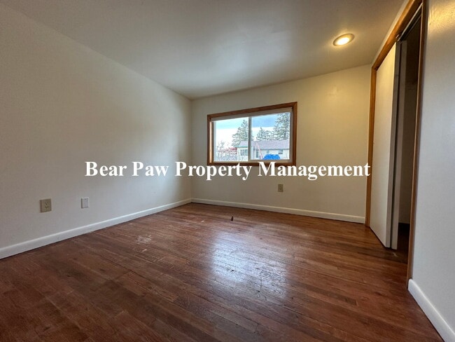 Building Photo - "Charming cabin in Evergreen"