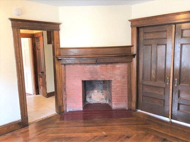 Building Photo - 17 Kenwood Terrace