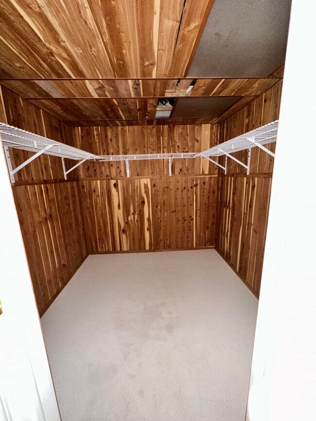 Building Photo - 43785 Stoney Ln