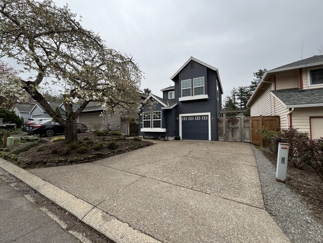 Building Photo - Stunning Lake Oswego Home with Outdoor Retreat, Vaulted Ceilings & Walk-In Closet