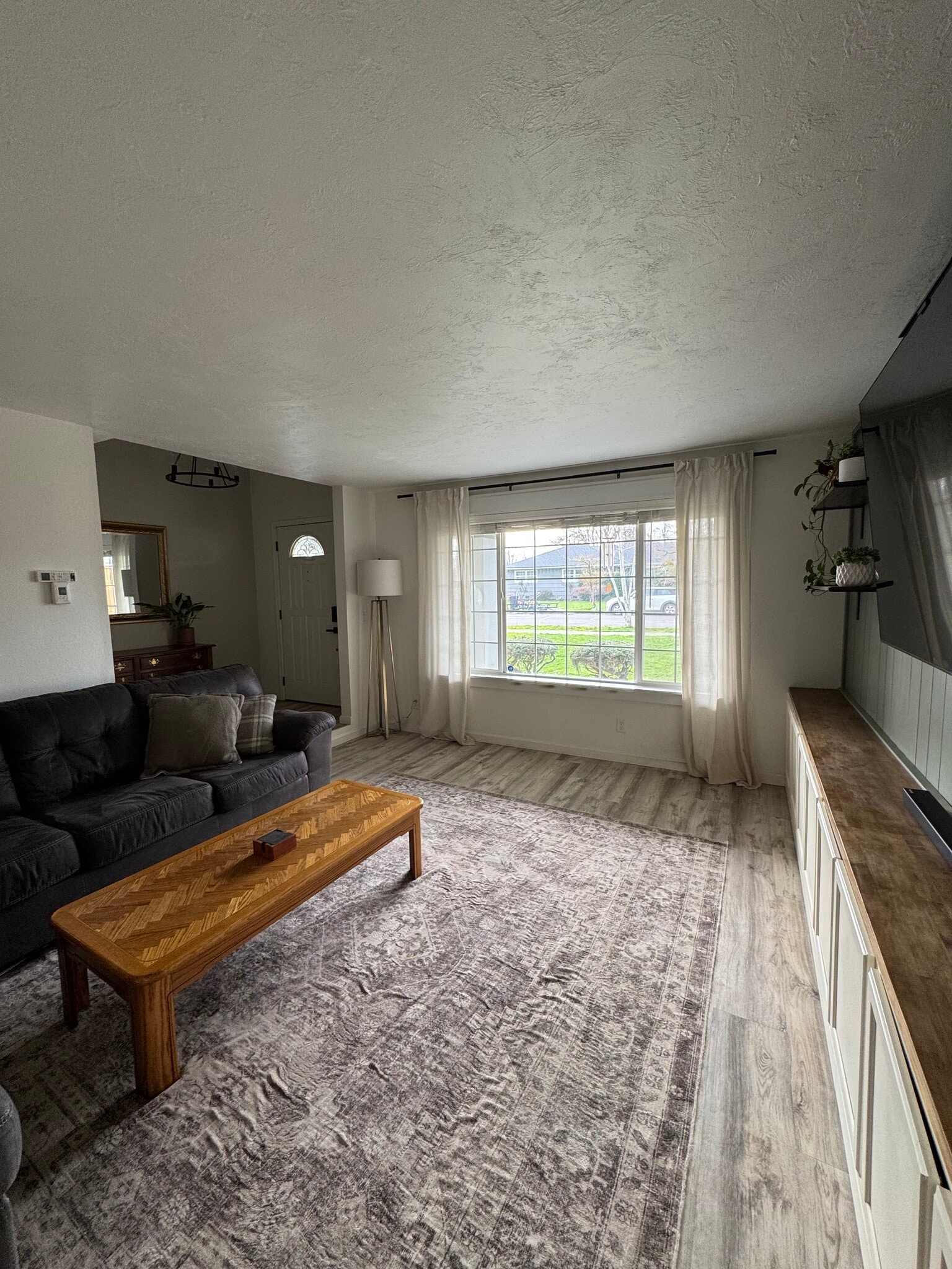 Building Photo - 2327 Don St