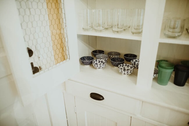 Building Photo - 108 W 6th St