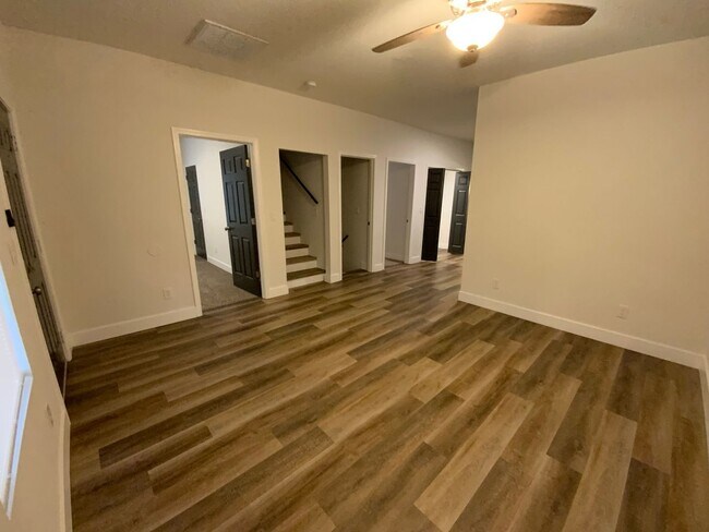 Building Photo - 3 Bedroom House for Rent
