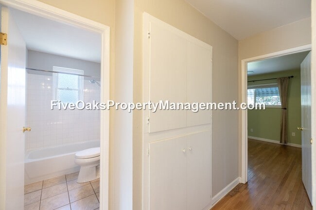 Building Photo - 102 Grenoble Way