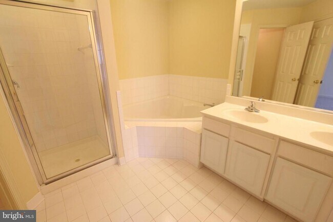 Building Photo - 46180 Chester Terrace