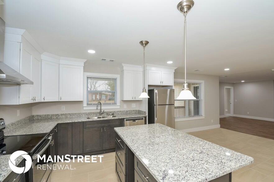 Building Photo - 115 Green Meadow Dr