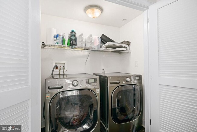 Building Photo - 1001 N 3rd St