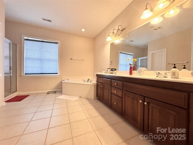 Building Photo - 11028 Huntington Meadow Ln