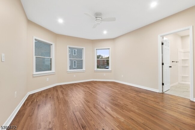 Building Photo - 937 Ringwood Ave