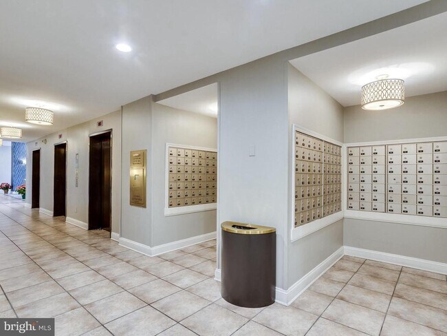 Building Photo - 5500 Holmes Run Pkwy