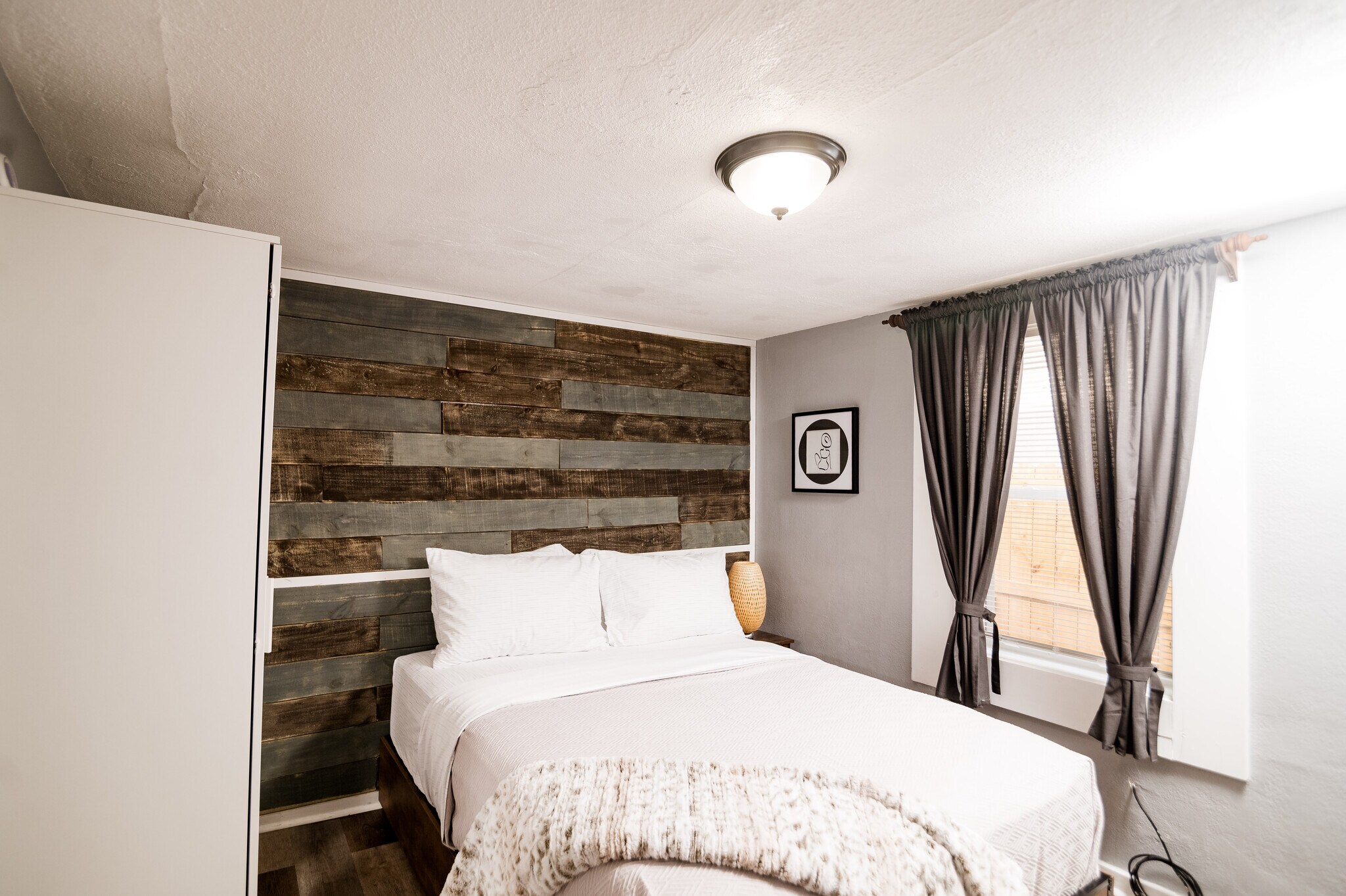Bedrom #1 - 539 Paines Ave NW