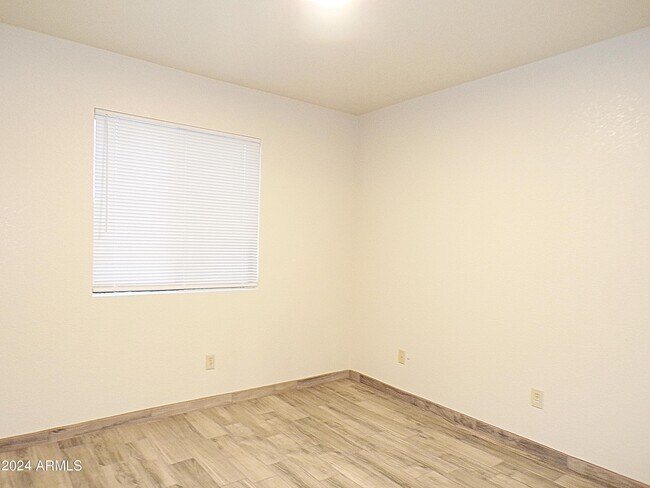 Building Photo - 4406 Buena Loma Way