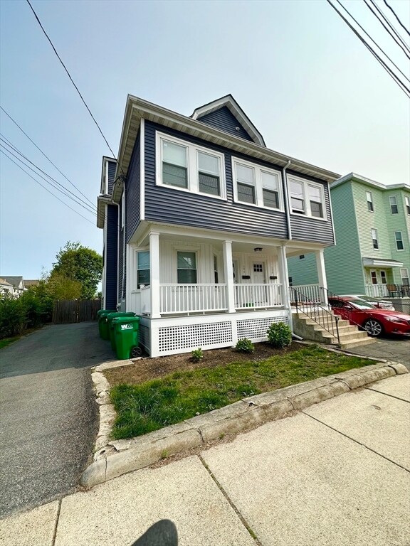 Building Photo - 128 Lawrence St