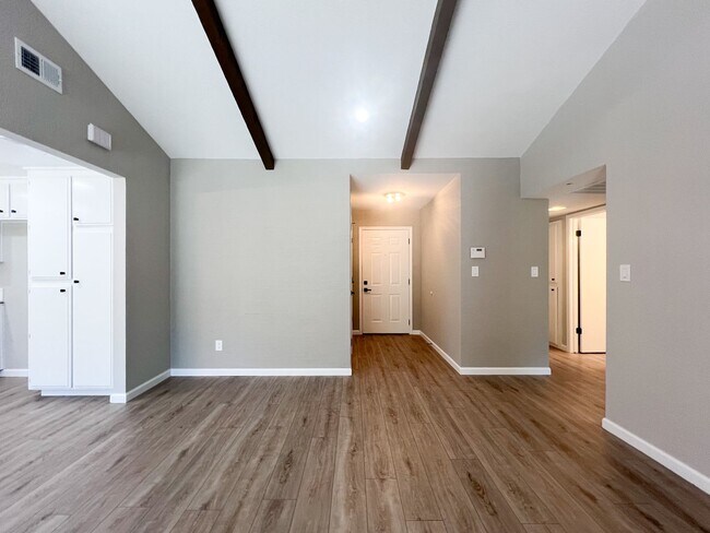 Building Photo - 7489 Maple Tree Wy