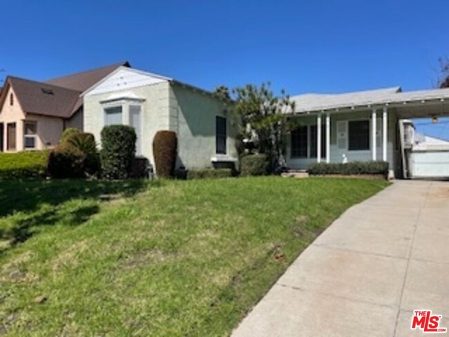 Primary Photo - 2211 W 78th Pl