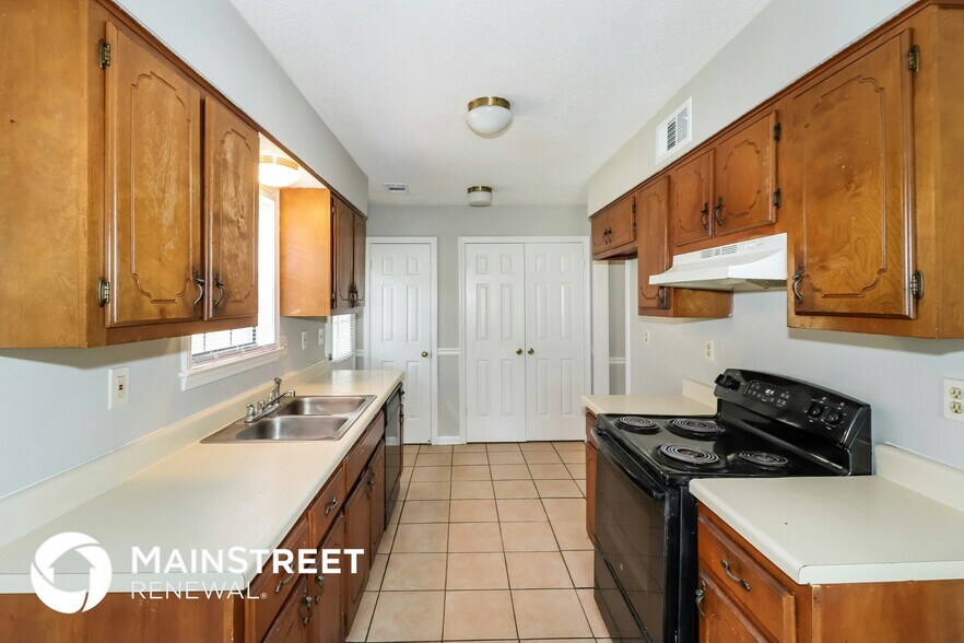 Building Photo - 4022 Castile St