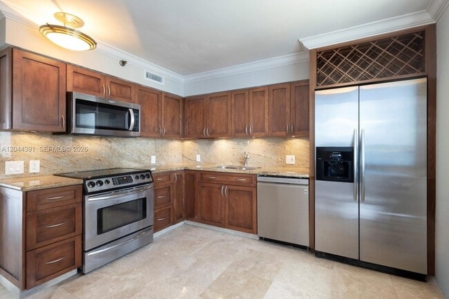 Building Photo - 1627 Brickell Ave