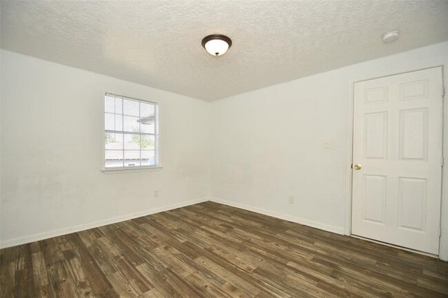Building Photo - 4409 Hershe St