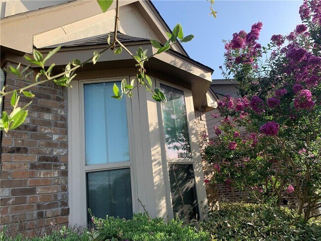 Building Photo - 1116 Clearwing Cir
