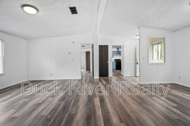 Building Photo - 513 Fairview Dr