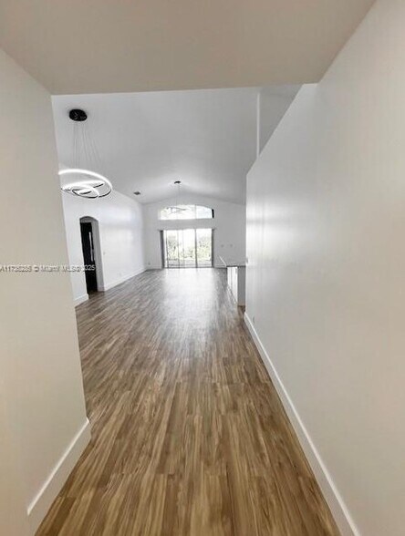 Building Photo - 4952 SW 33rd Way