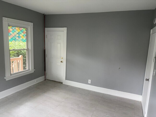 Building Photo - 563 East St