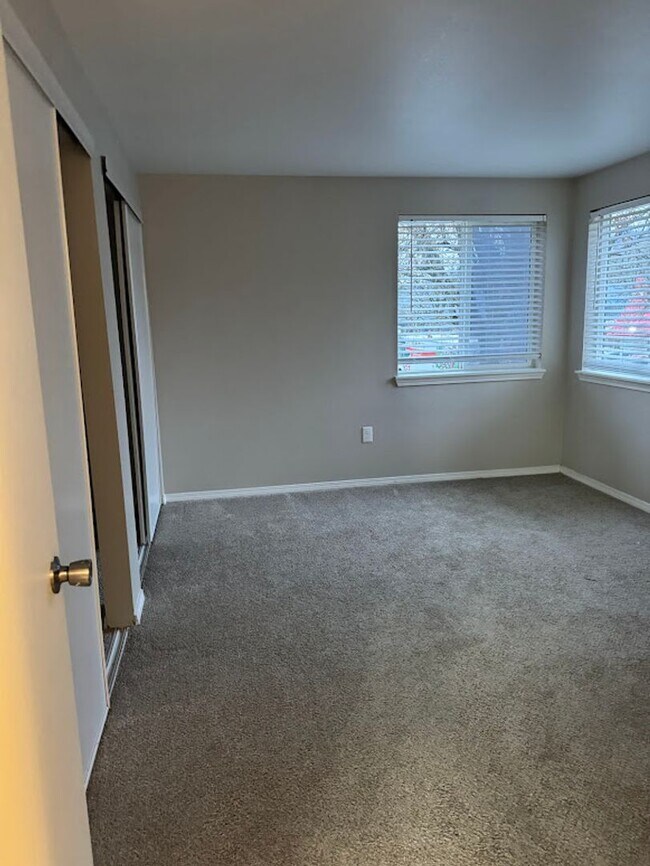 Building Photo - Everything you’ve been dreaming of is here...