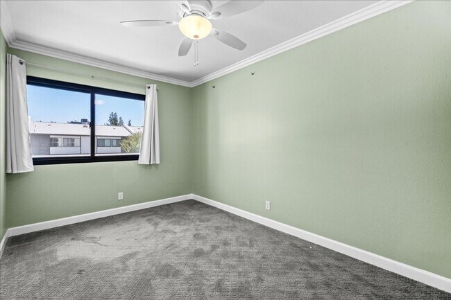 Building Photo - Updated Porter Ranch Townhome with Scenic ...