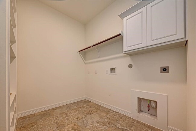 Building Photo - 28214 Evergreen Cove Ln