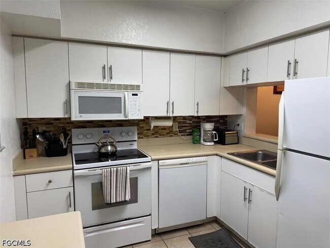 Building Photo - 8313 Bernwood Cove Loop