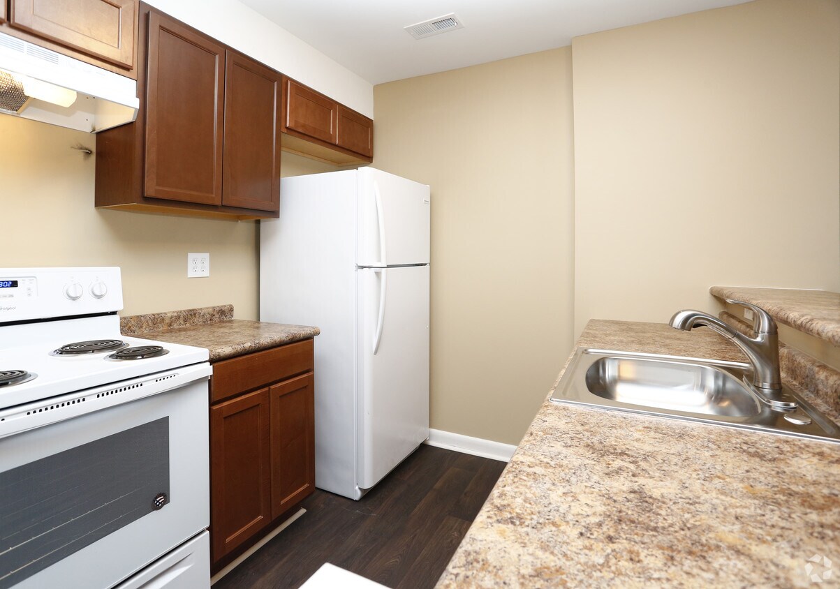 Brookside Apartments Raleigh Nc Apartment Finder