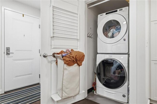 Building Photo - 2545 Penn Ave