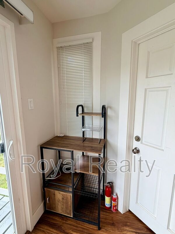 Building Photo - 2013 Kakela Dr