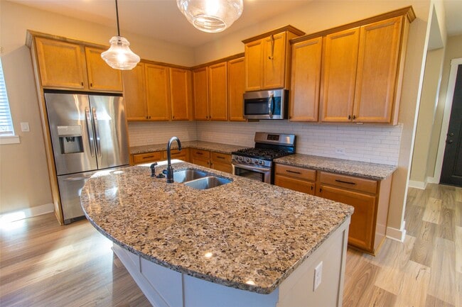 Building Photo - 18610 Parkland Square Pl