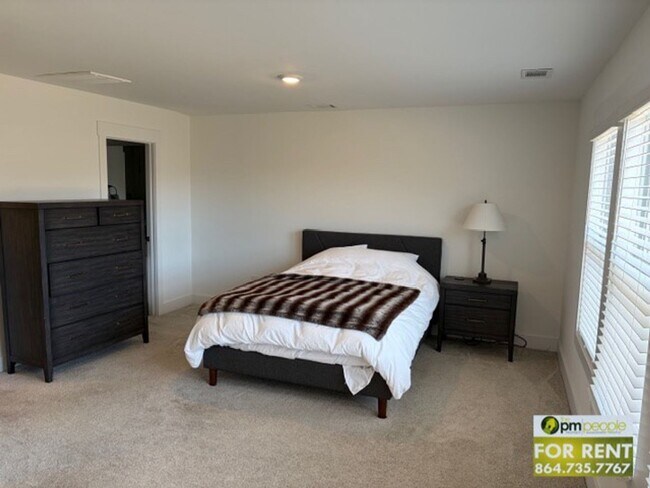 Building Photo - 3/2.5 Townhome in Excellent Greenville/Travelers Rest Location!